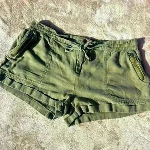 Iris Olive Green button/drawstring Shortie Shorts Size Xl